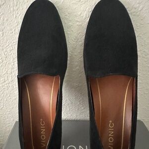 VIONIC Women's Black Suede Flats - Size 9 M